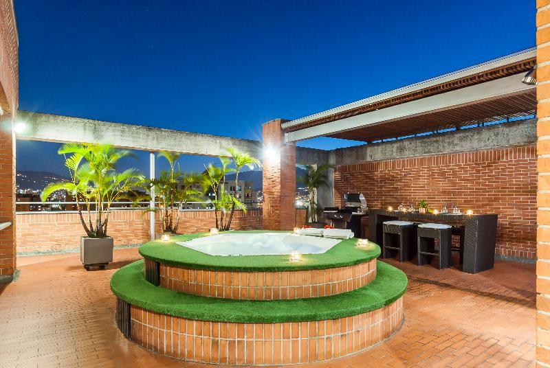 Travelers Orange Apartahotel 4*