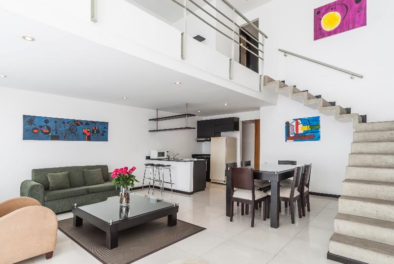Travelers Orange 4* Medellín