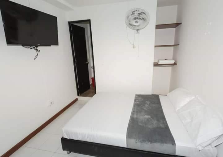 Hotel Plaza 33 2*