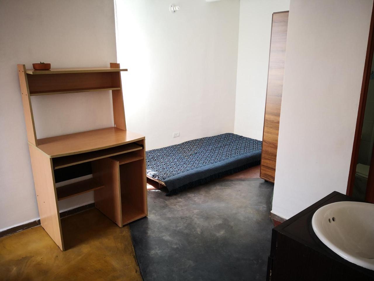 Apartamento Urbanización Capri, Cerca A Universidad De Antioquia