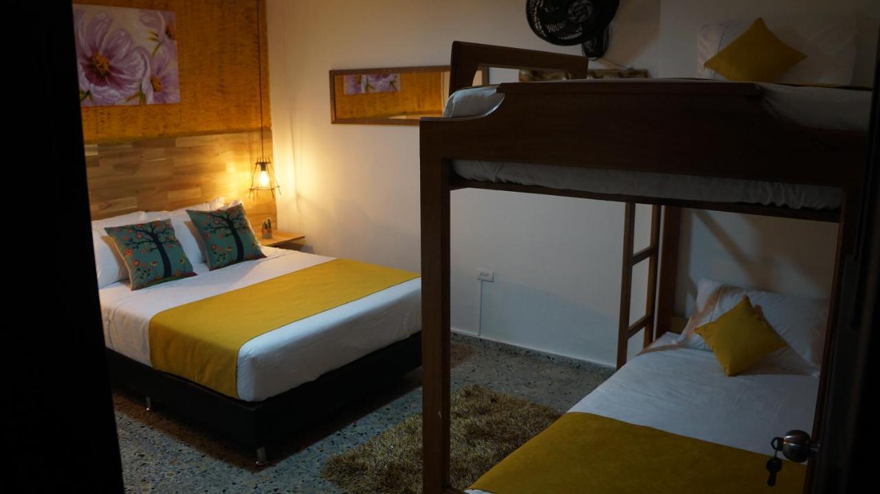 Pensión El Jardin De La 10 Medellín