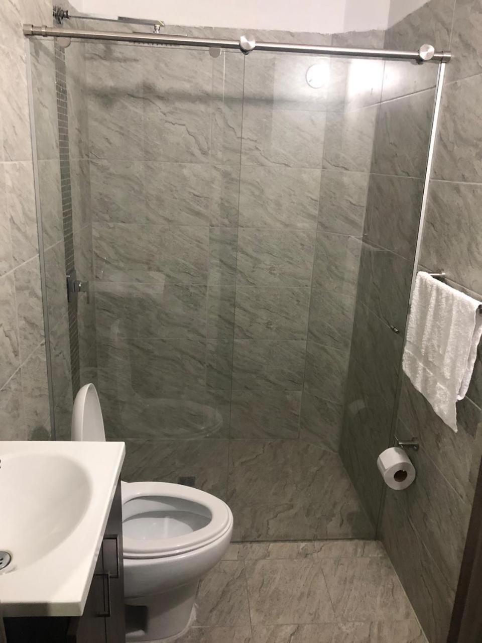 Inn San Fernando La 80 *