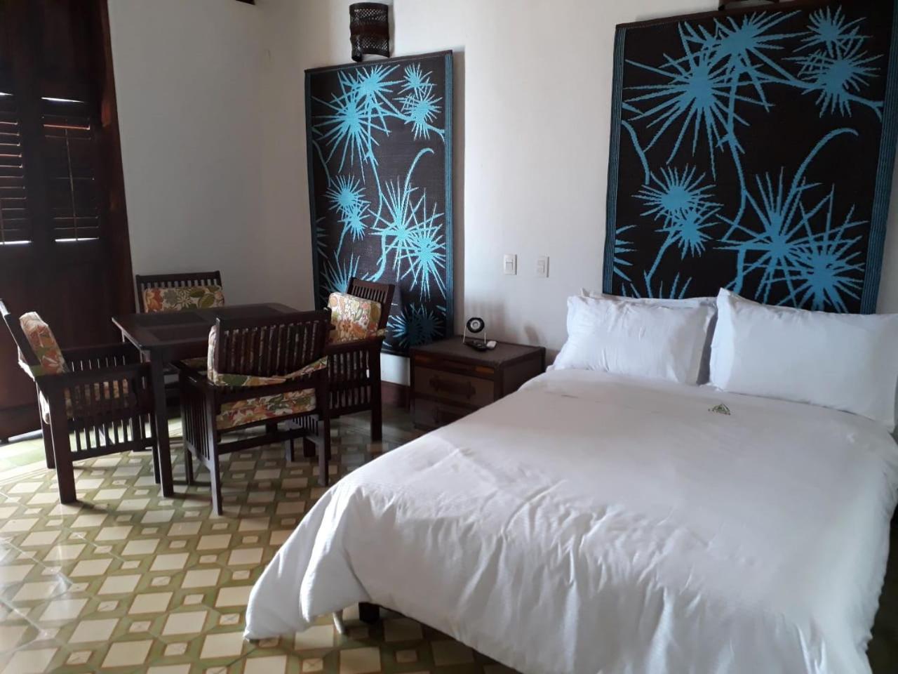 Hotel La Divisa Finca *