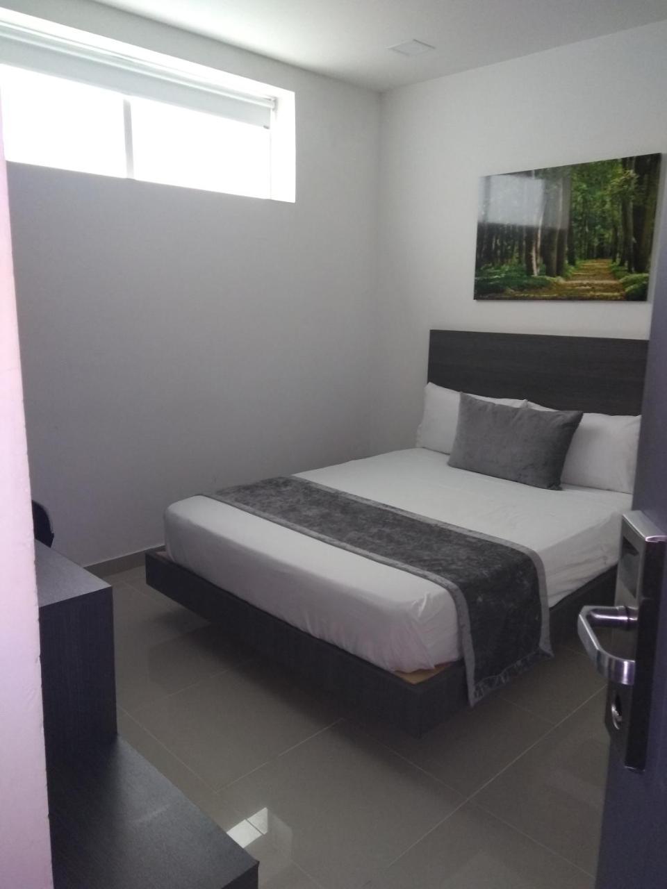 Calle 10 Express Hotel