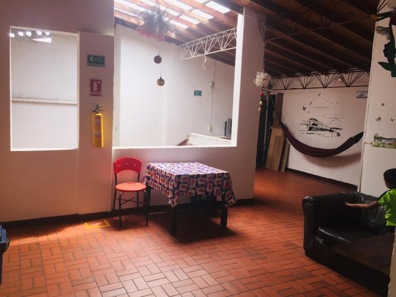 Hostal La Floresta *