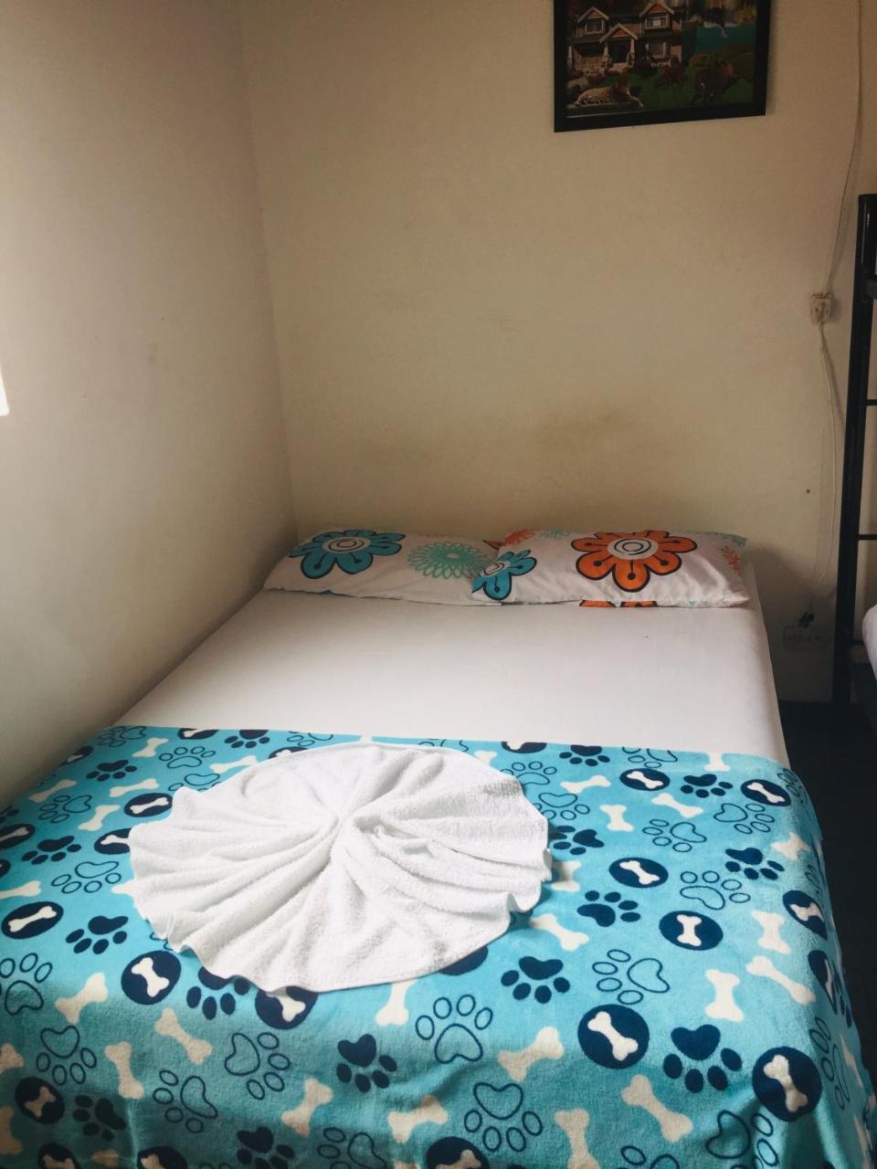 La Floresta Hostal *