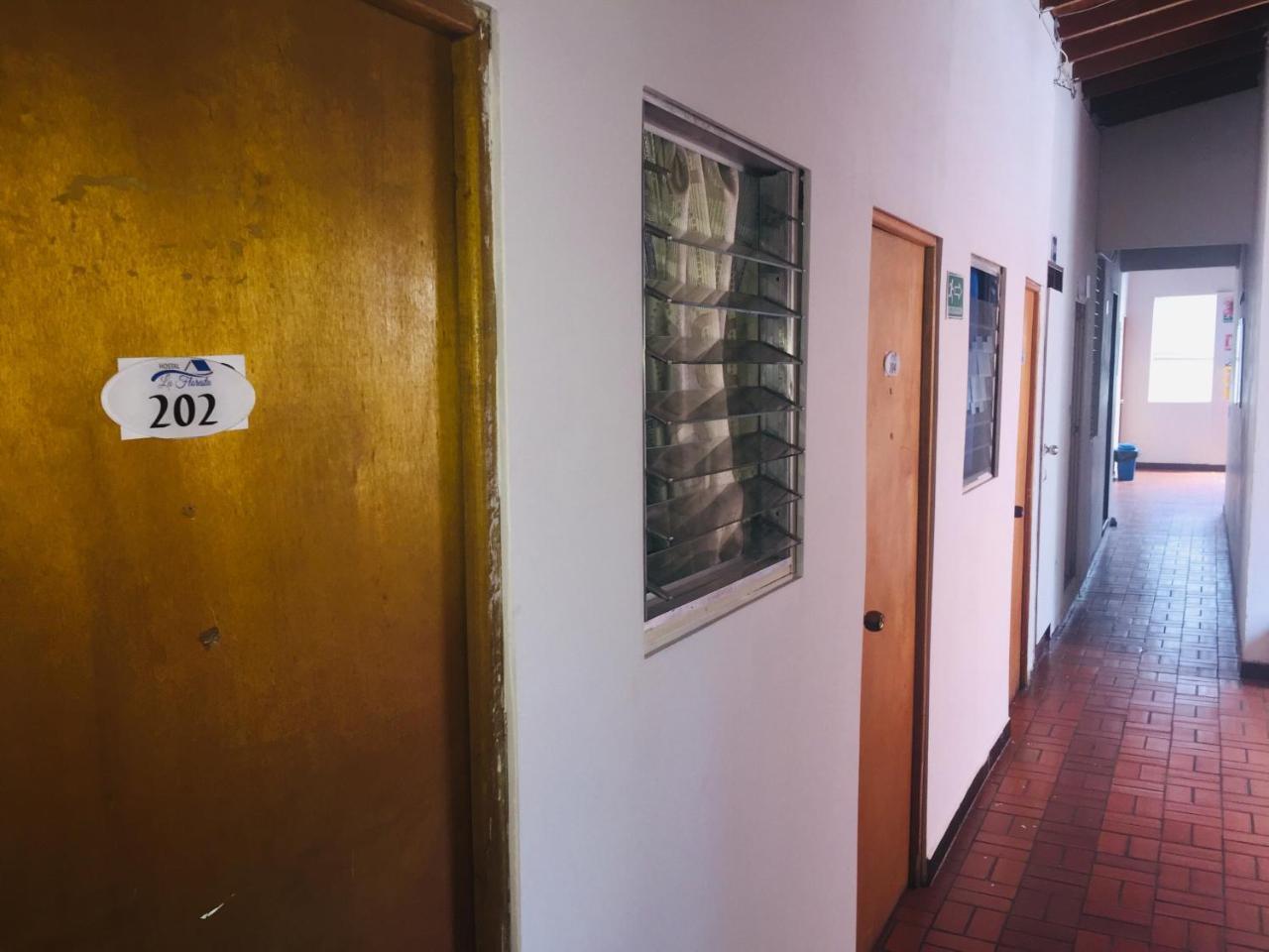 Hostal La Floresta *