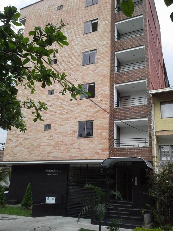 Acropolis Hotel *