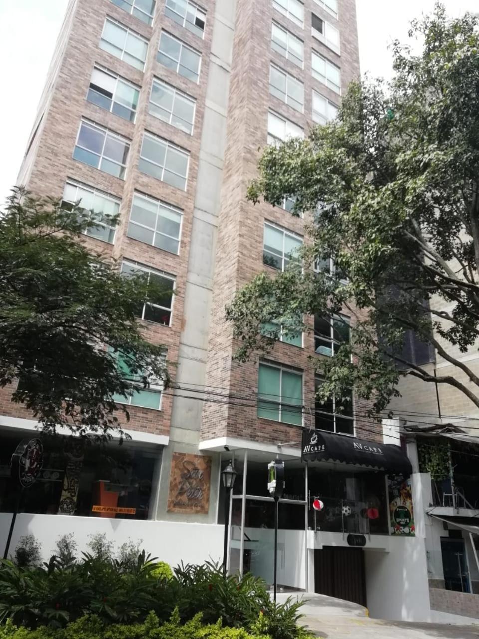 Apartasuite Laureles Cmc