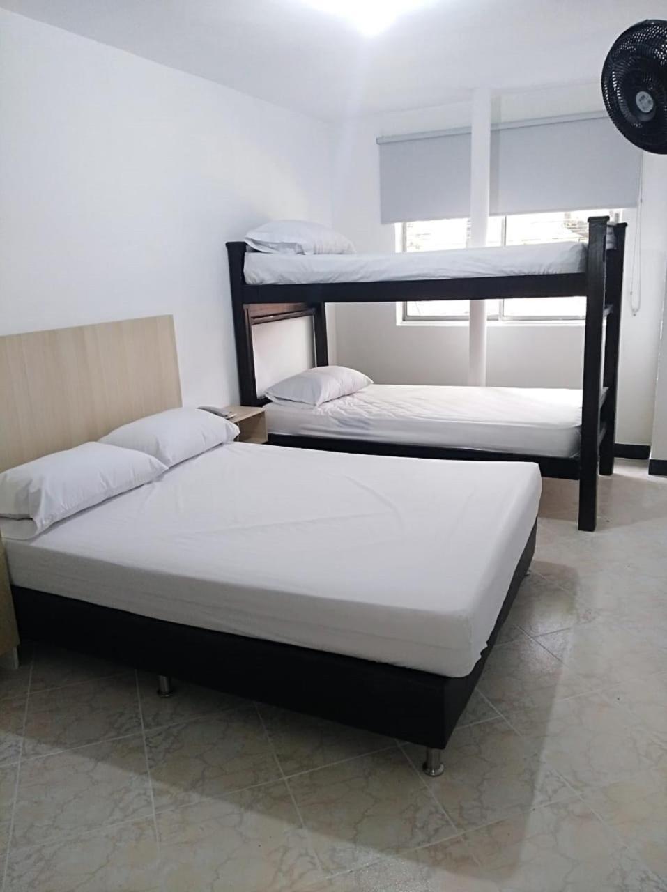 Estadio Plaza La 50 Hotel 2*