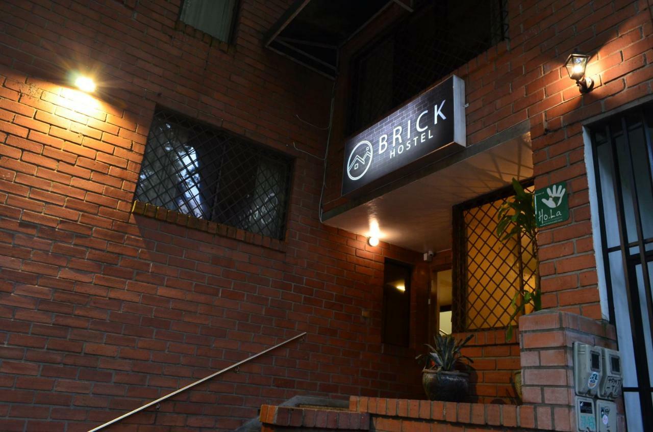 Brick 2*