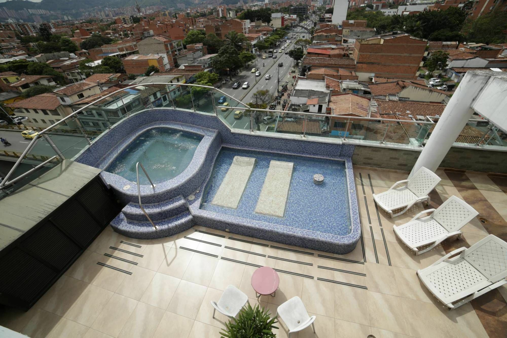 Hotel 33 Conquest