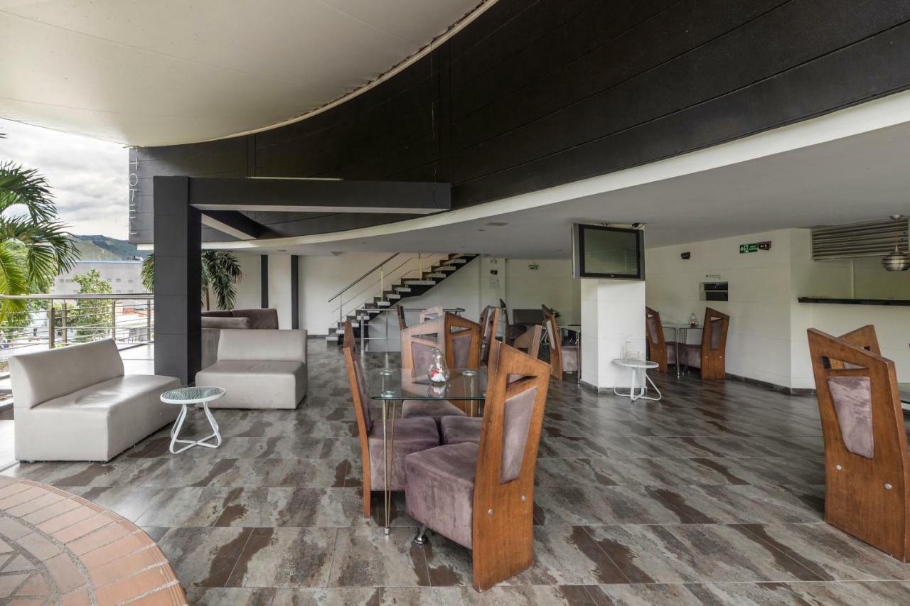 Ayenda 1236 Platinum Plaza 3* Medellín