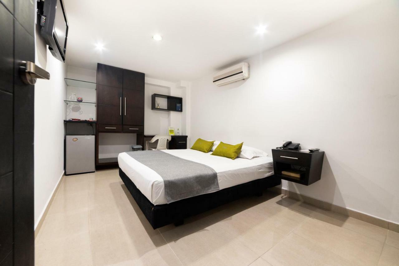 Ayenda 1236 Platinum Plaza Hotel 3*