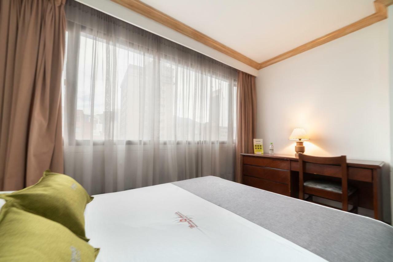 Ayenda 1235 Botero 3*