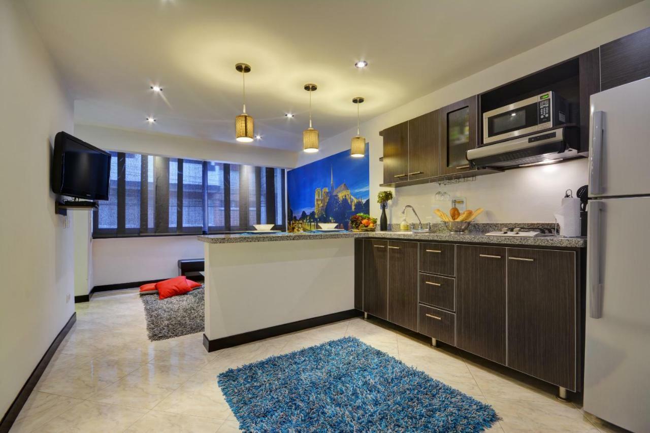 Apartamento Poblado Suites By Lifeafar Medellín