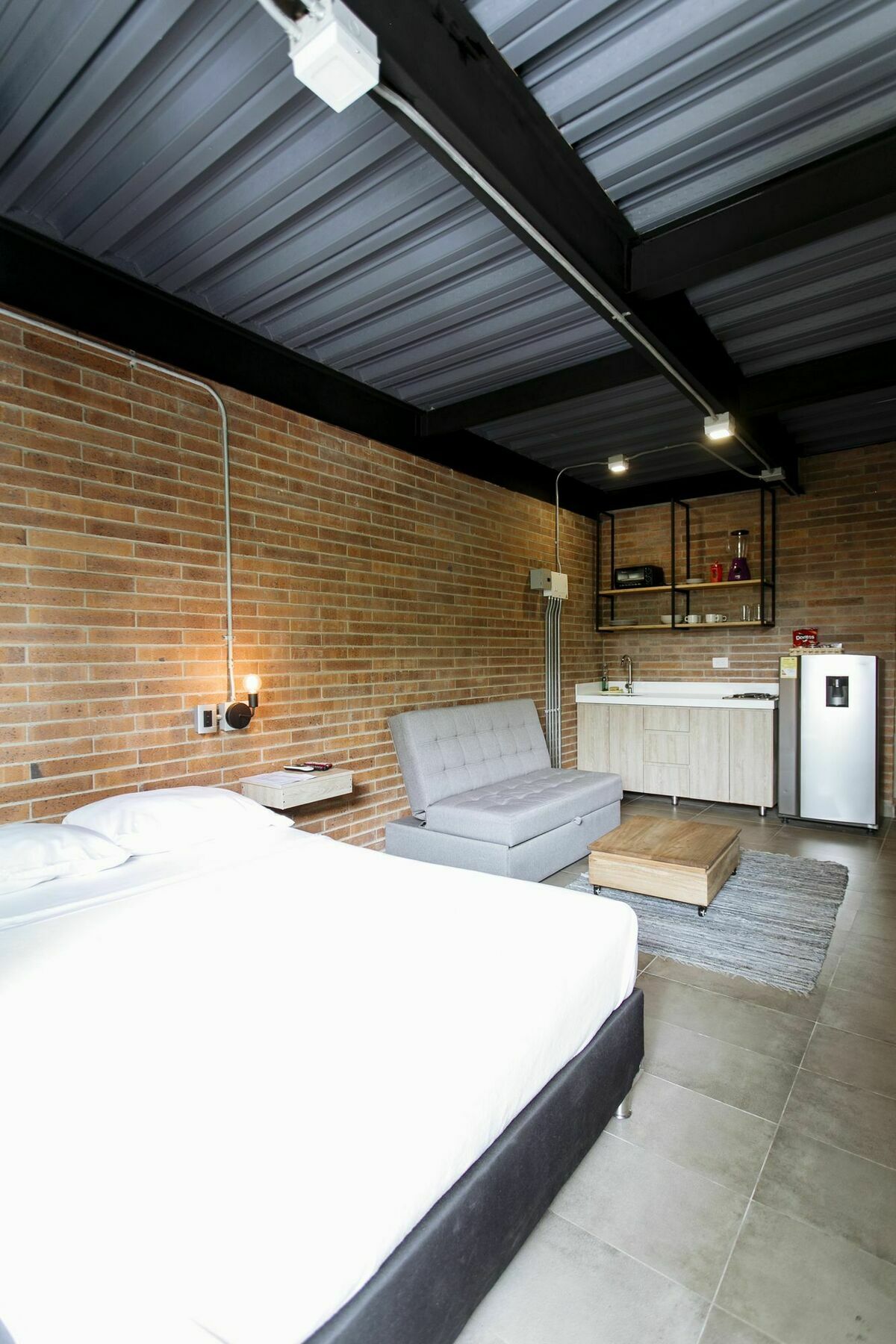 Soy Local Apartahotel