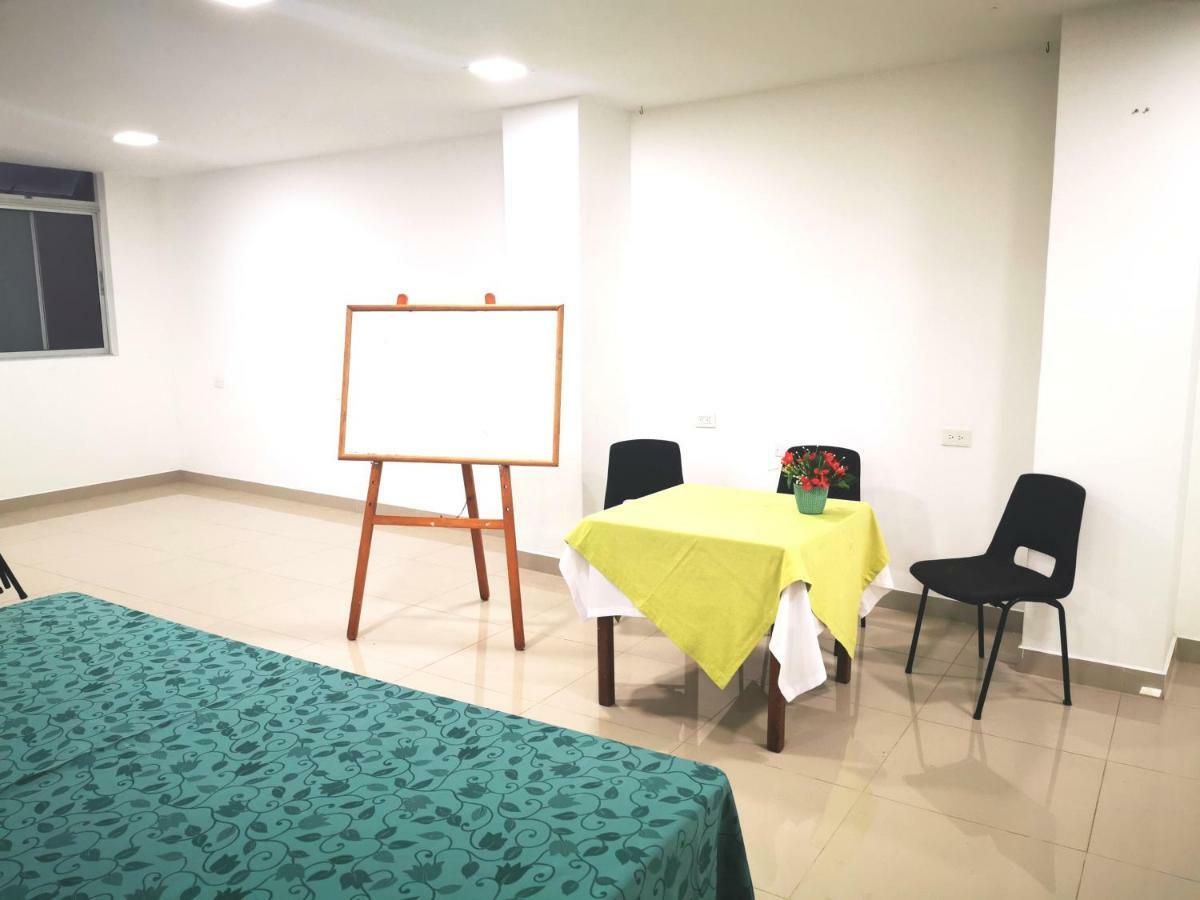 Hotel Laureles 70