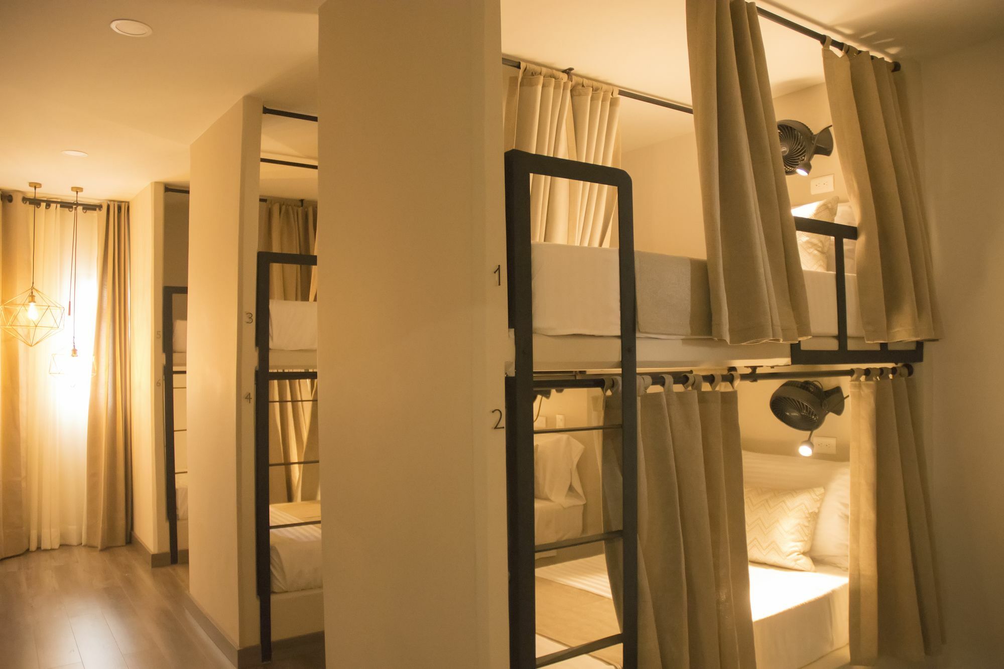 Vibes Hostal