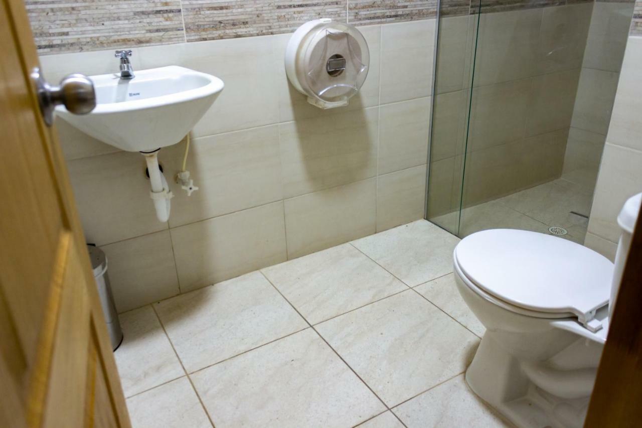Ayenda 1244 California. 4*