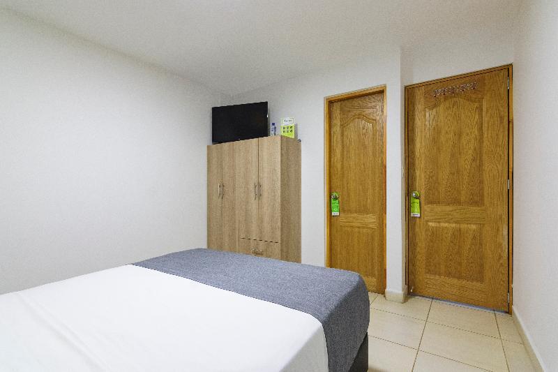 Ayenda 1244 California. 4* Medellín