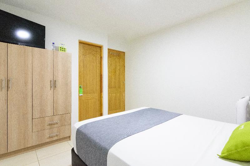 Ayenda 1244 California. Hotel Medellín