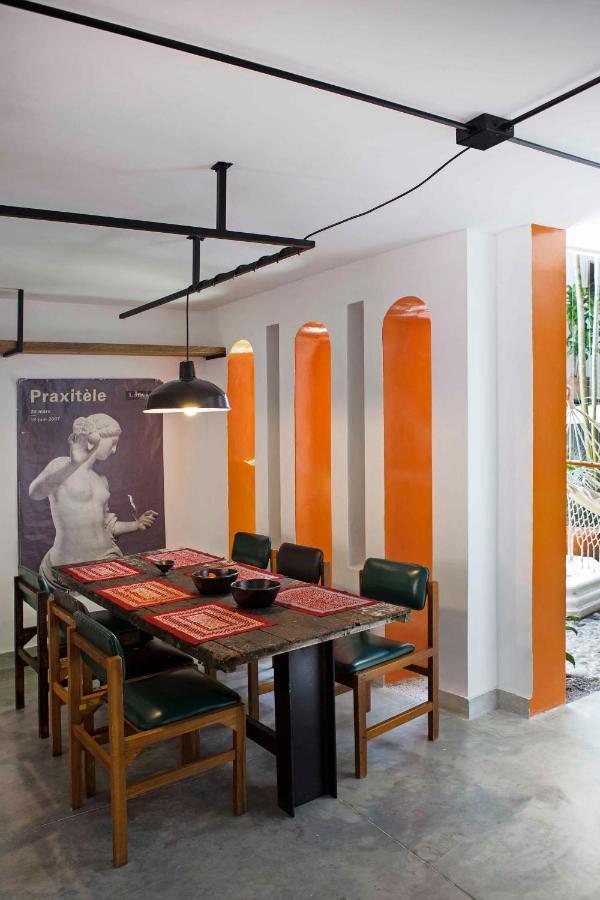 Lodge Colonial In Laureles *