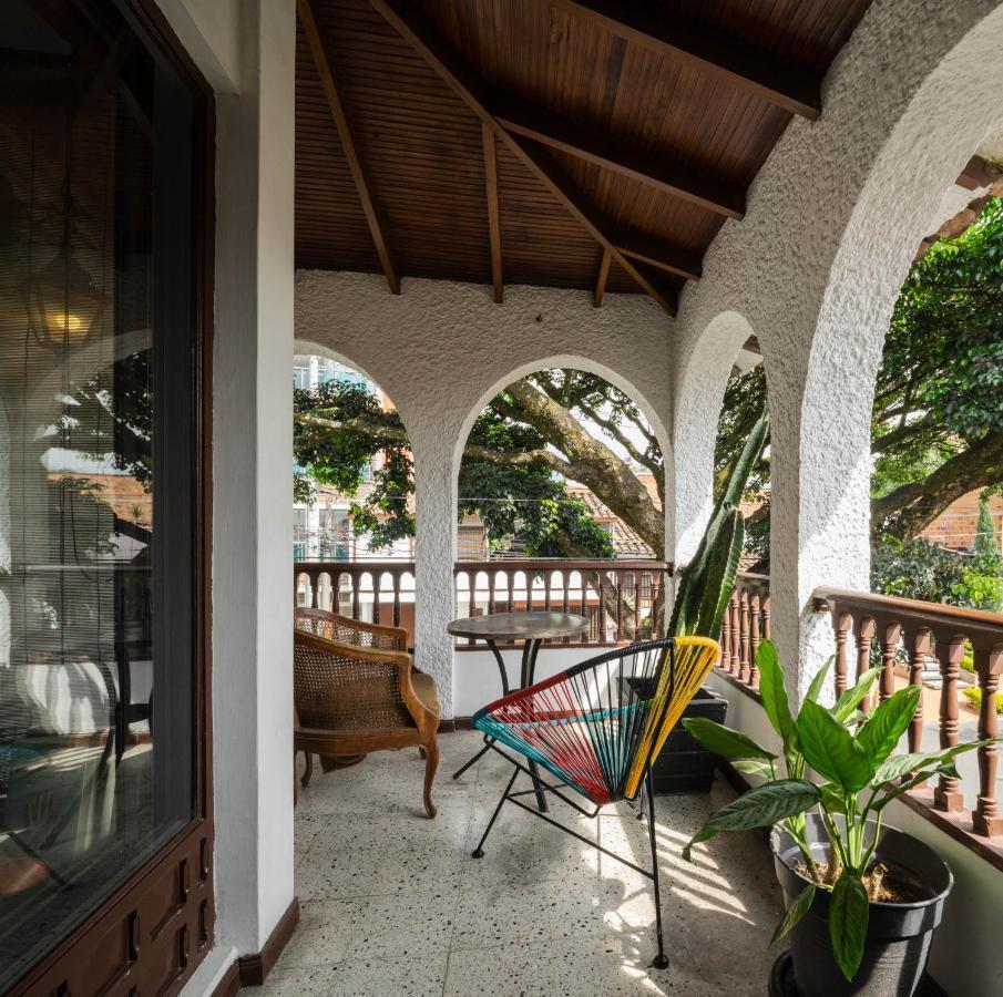 Colonial In Laureles Lodge Medellín