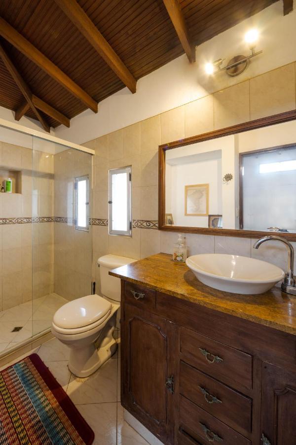 Colonial In Laureles Lodge *