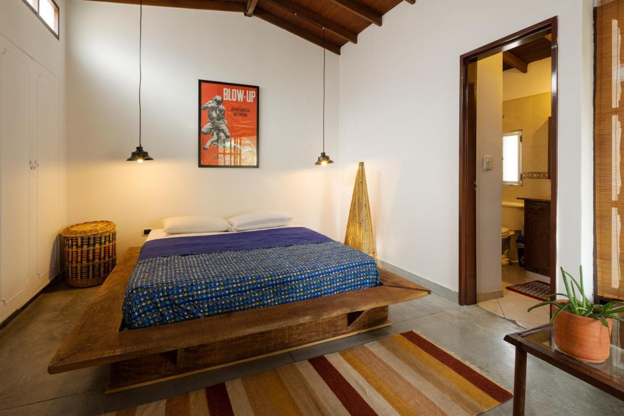 Lodge Colonial In Laureles