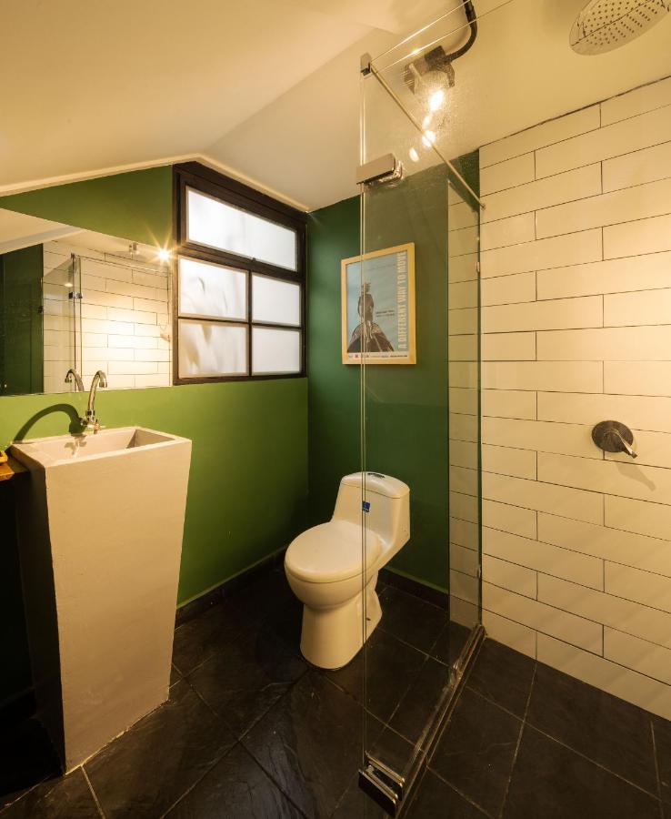 Lodge Colonial In Laureles