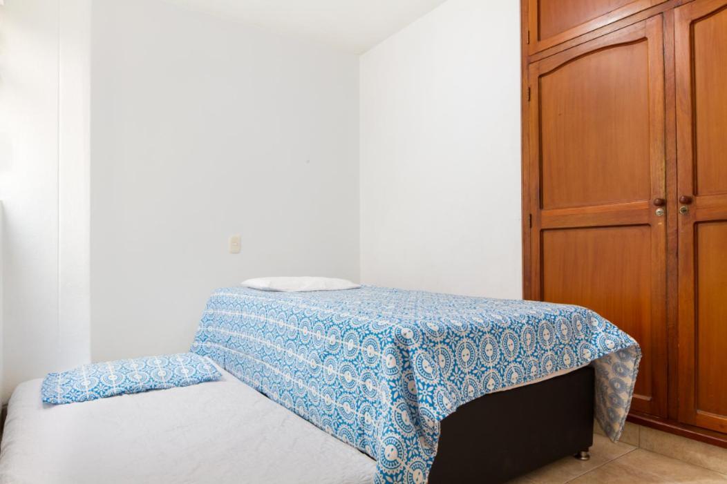 Holiday home Casa Entera-cerca A Mall La Y Estacion De Tranvia
