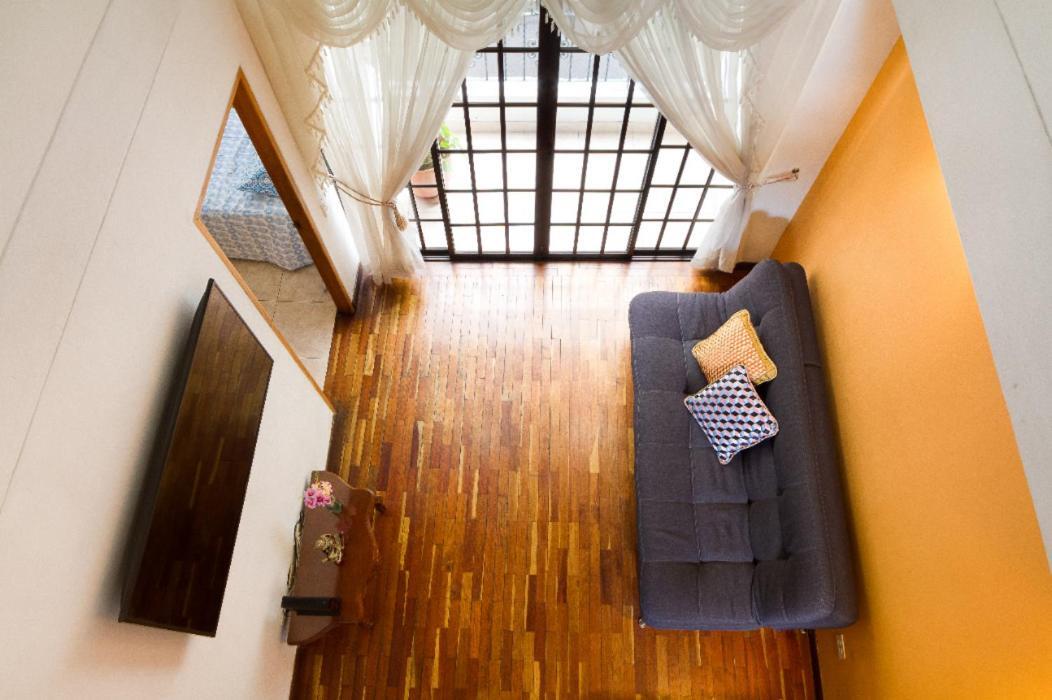 Casa Entera-cerca A Mall La Y Estacion De Tranvia Holiday home *