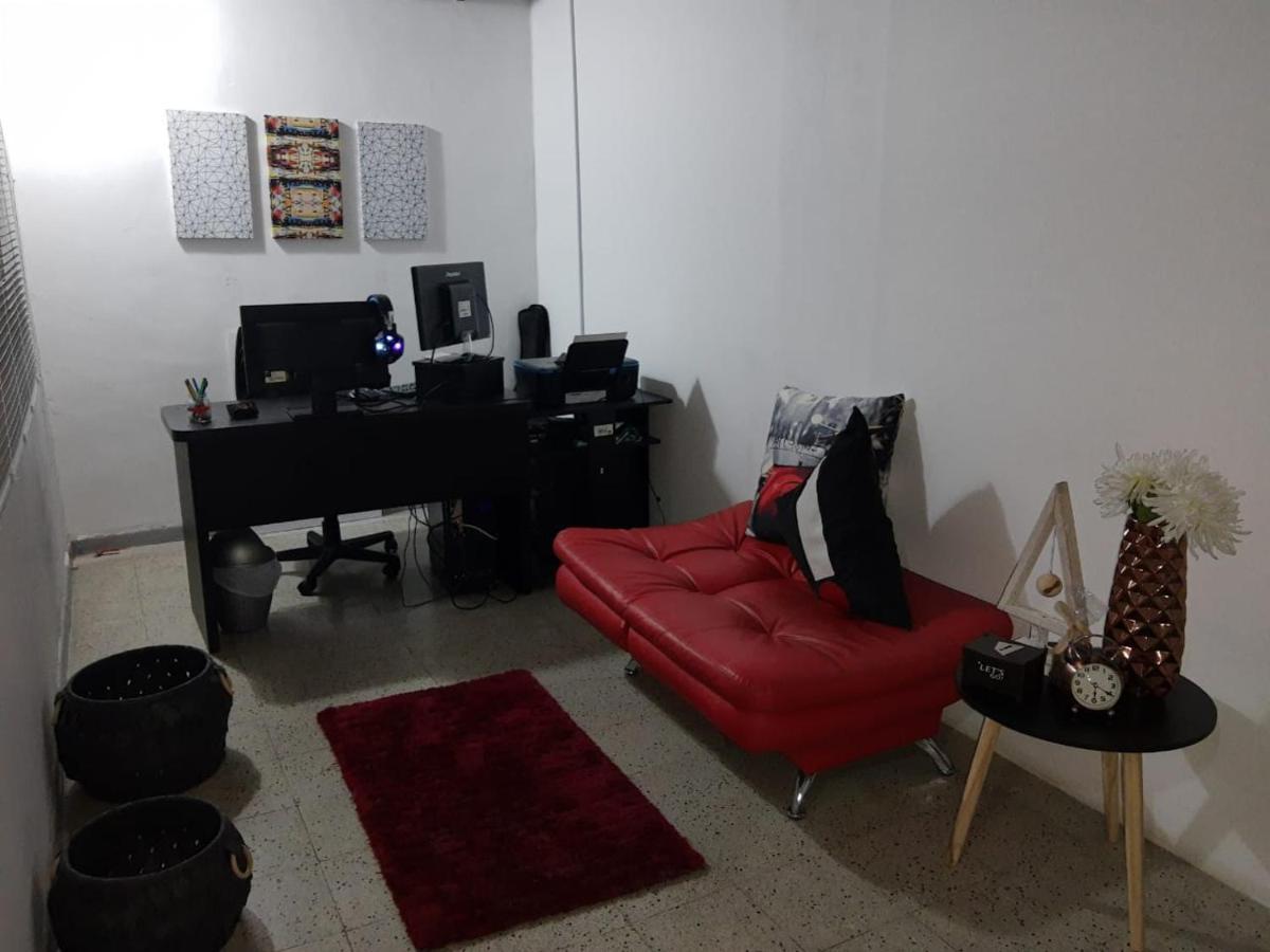 Habitación en casa particular Lets Go Medellín