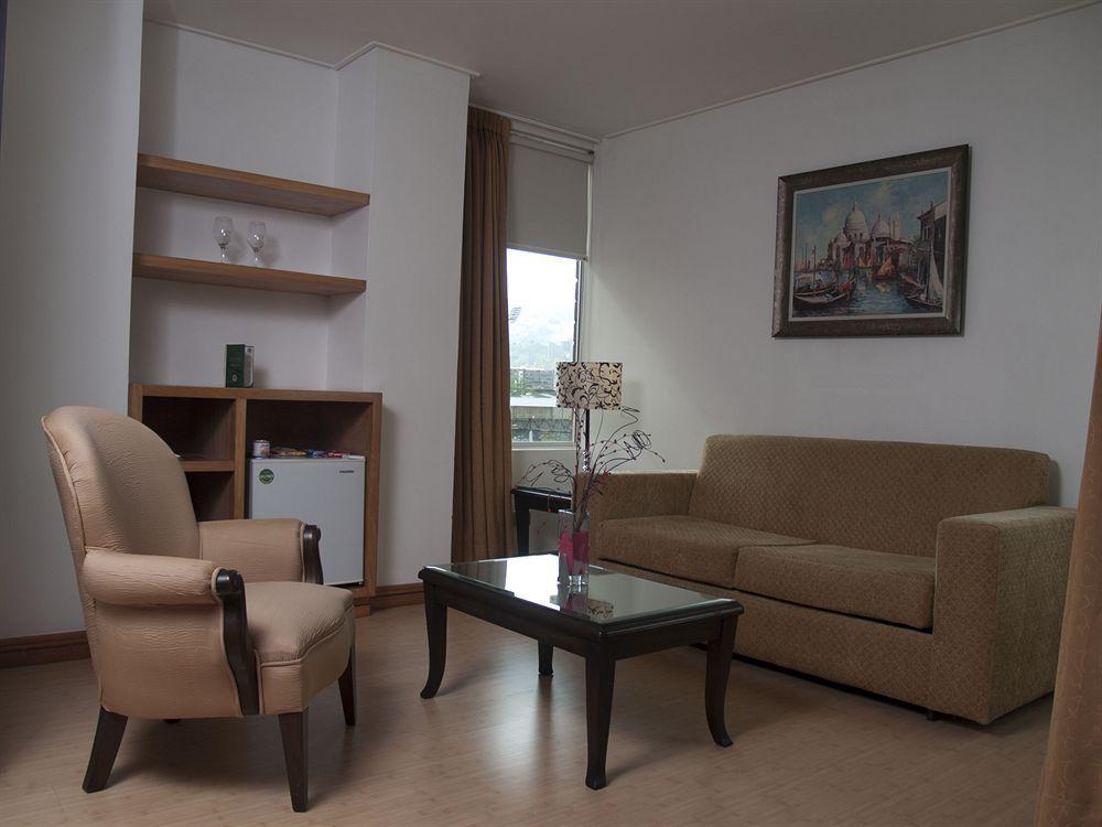Egina 4*