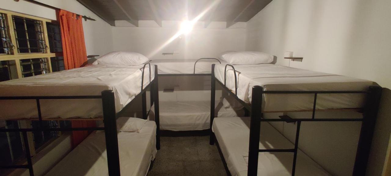 Básico Medellín Hostel *