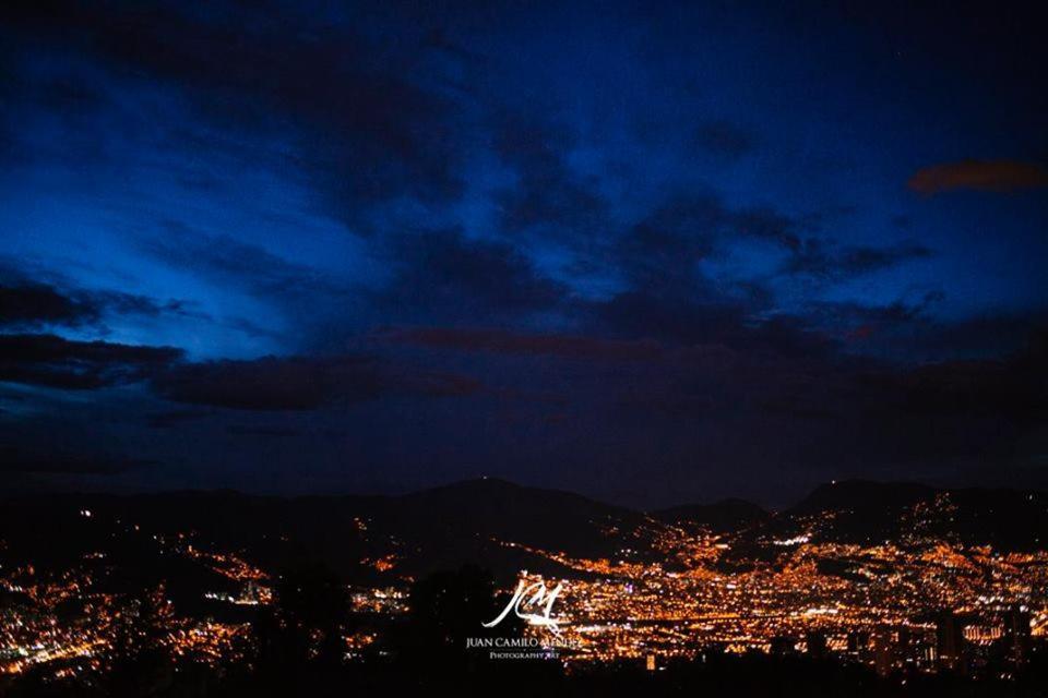 De Angeles Medellín