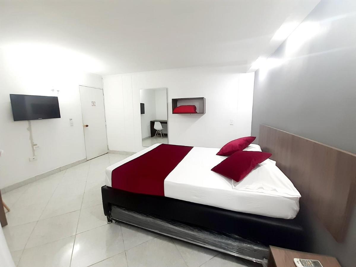 Hotel Santorini 70 *