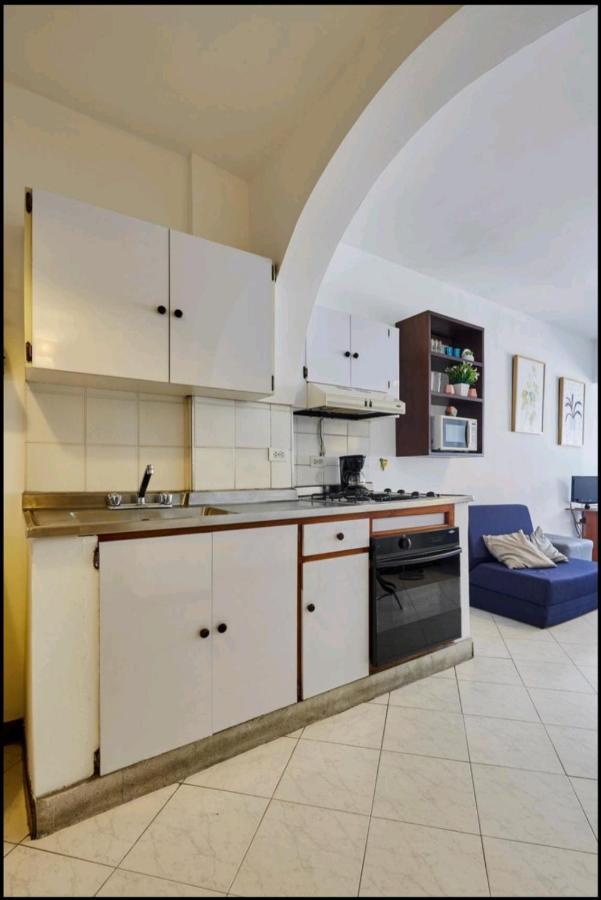 In El Poblado Near Everything In A Quiet Area Apartamento
