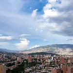 13 Trece Aparta Hotel