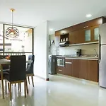 Comodo Apartamento Cerca Al Poblado