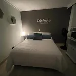 Nuevo y Comodo Alojamiento Laureles, Habitación Privada