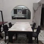 Casa De Alojamiento Las Guacamayas Medellin