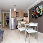 Apartamento Central En Zona Comercial