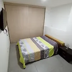 Laureles, Avenida 80 Medellin Edificio