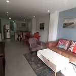 Laureles, Avenida 80 Medellin Edificio
