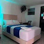 Roomies House By Rincon Medellin Sj
