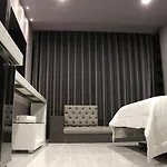 Hotel Paris Luxury Suites