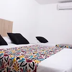 Hotel Suites 44 Laureles
