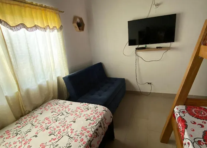 APARTAMENTO CÓMODO Y AMOBLADO SECTOR LAURELES-ESTADIO #3 Paris